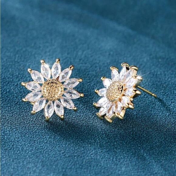 Sunflower Stud earrings - Picture 4 of 13